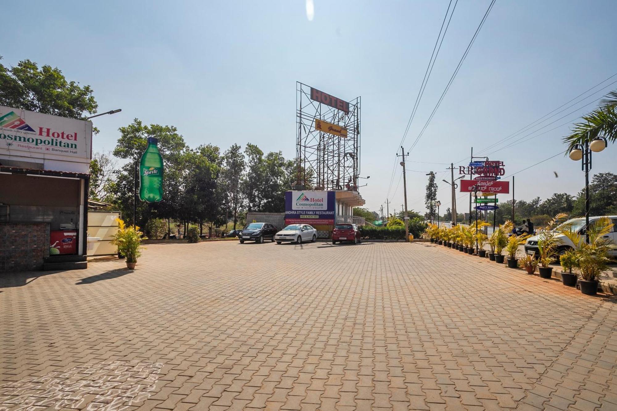 Hotel Collection O Cosmopolitan Devanahalli Exterior foto